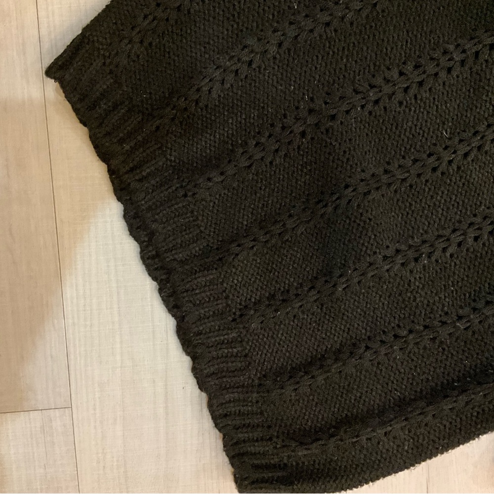 H&M Cropped Black‎ Puff Sleeve Knit Sweater Top - Picture 4 of 4